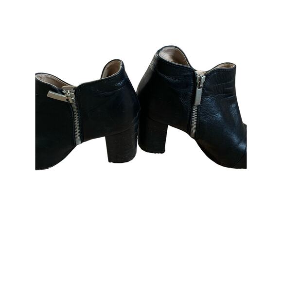 Zara Basic Collection SZ 38 (7.5) Black Leather Side Zip 3.5 Heel Bootie Point - Picture 4 of 8